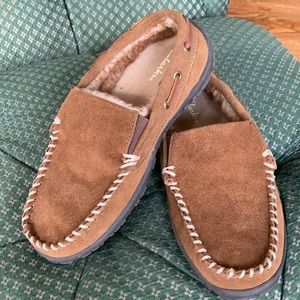 NWOT men’s slippers